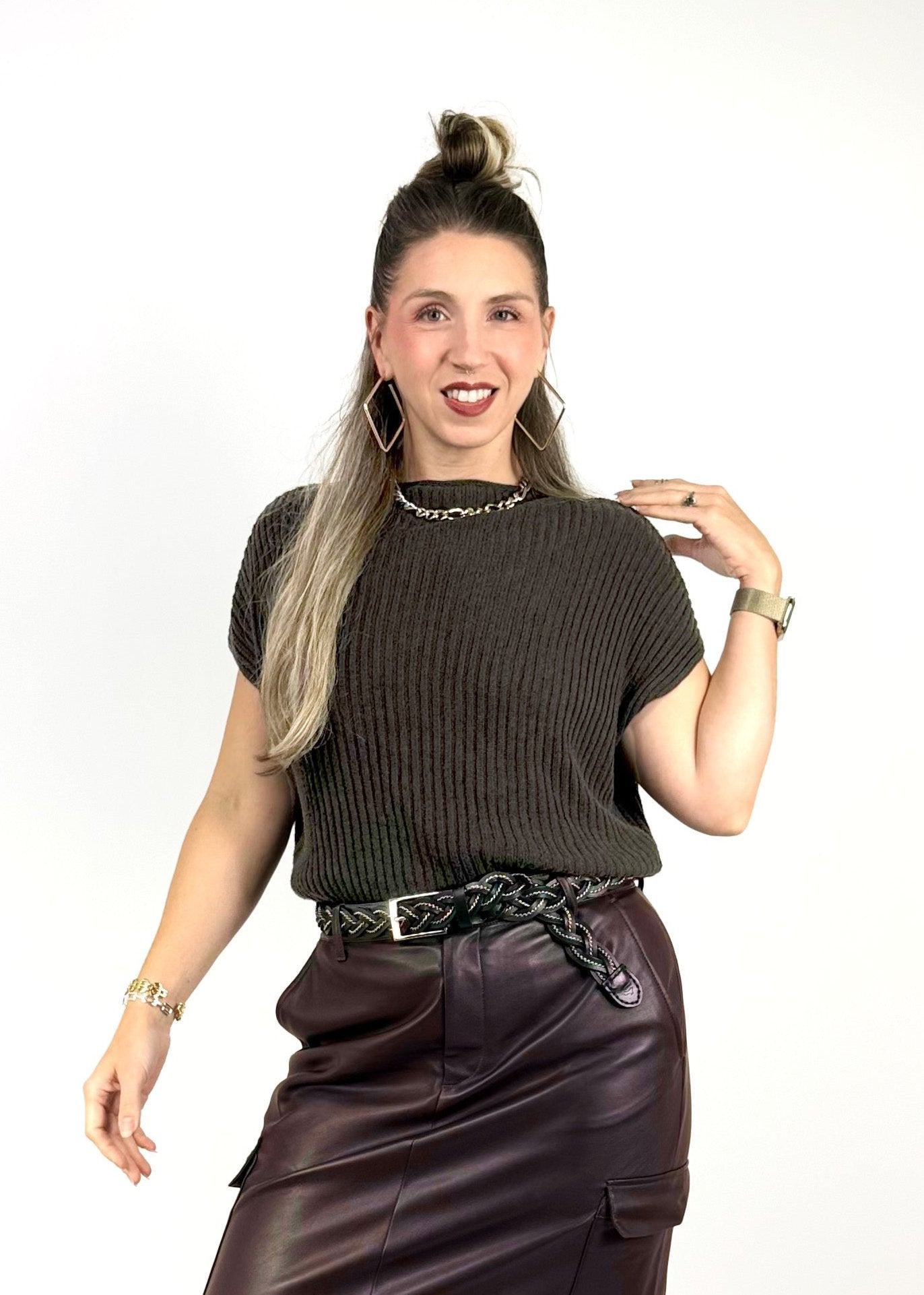 Gyal Bashy women's ribbed short-sleeve sweater in espresso brown