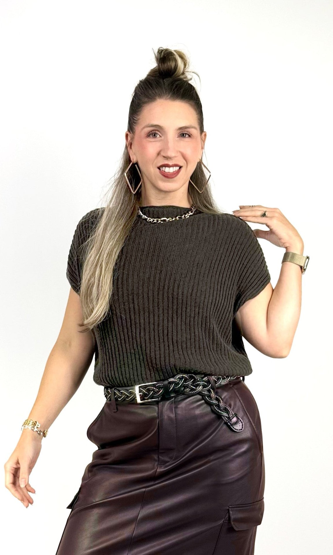 Gyal Bashy women's ribbed short-sleeve sweater in espresso brown