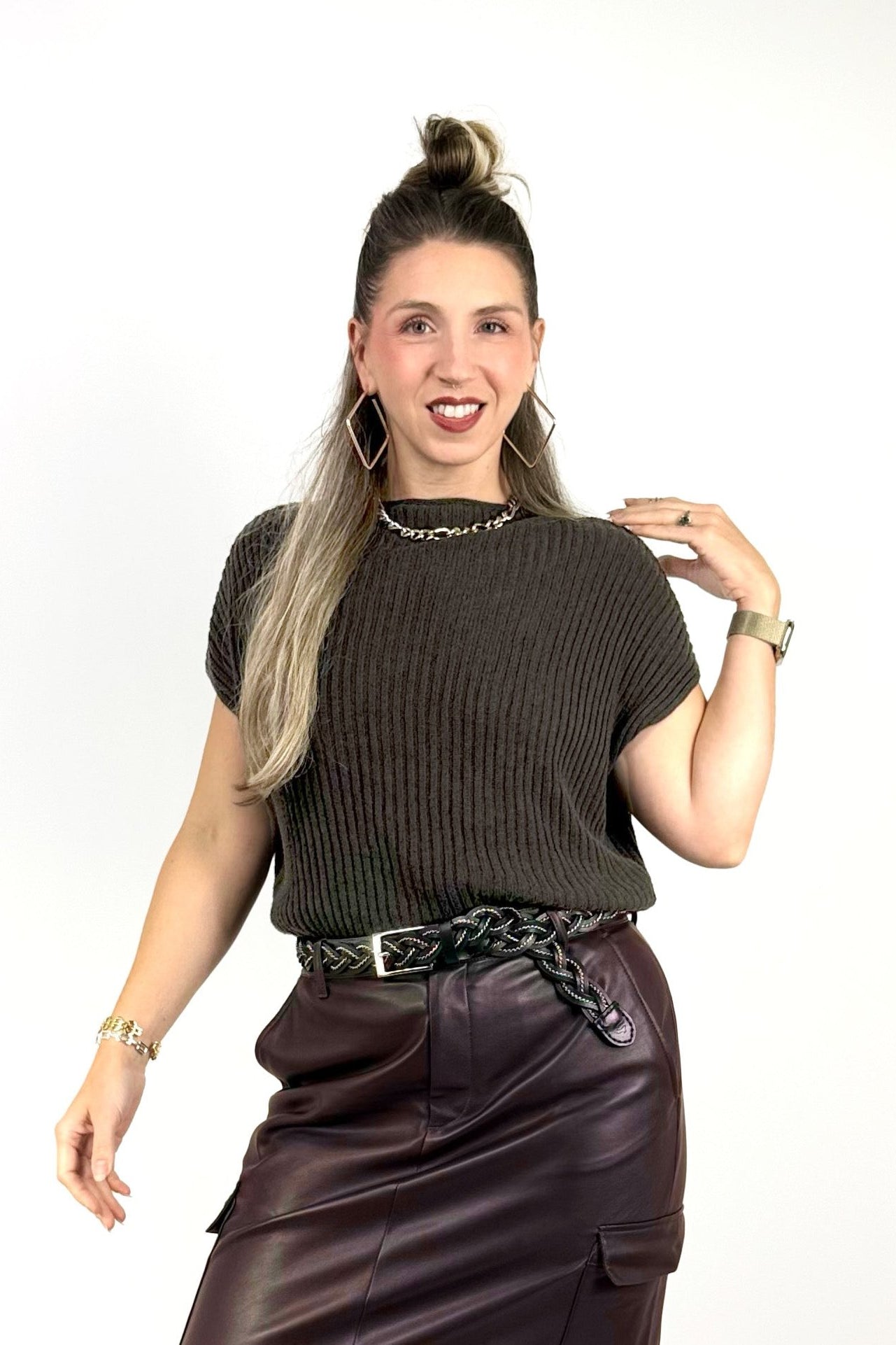 Gyal Bashy women's ribbed short-sleeve sweater in espresso brown