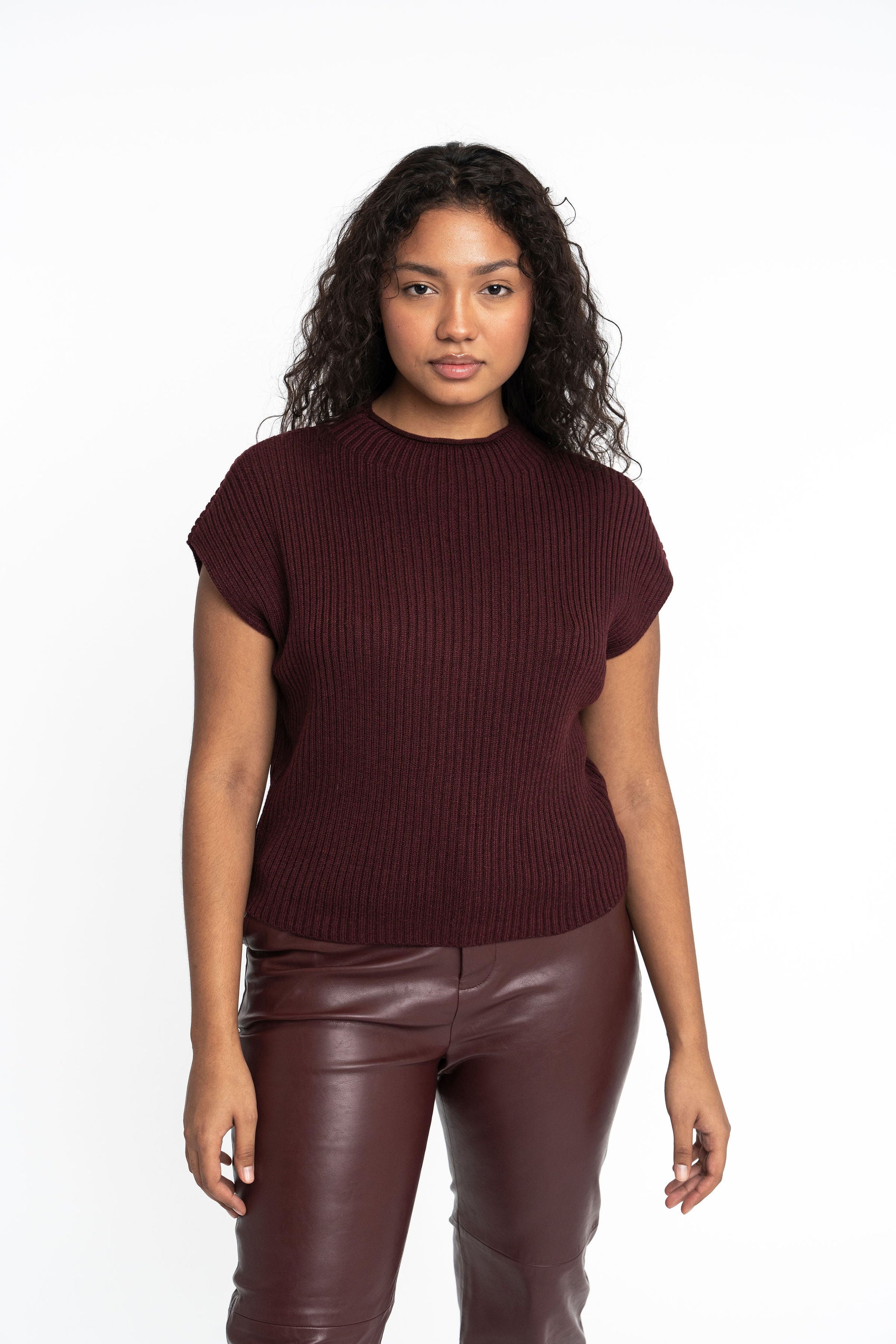Gyal Bashy women's ribbed short-sleeve sweater in dark cherry