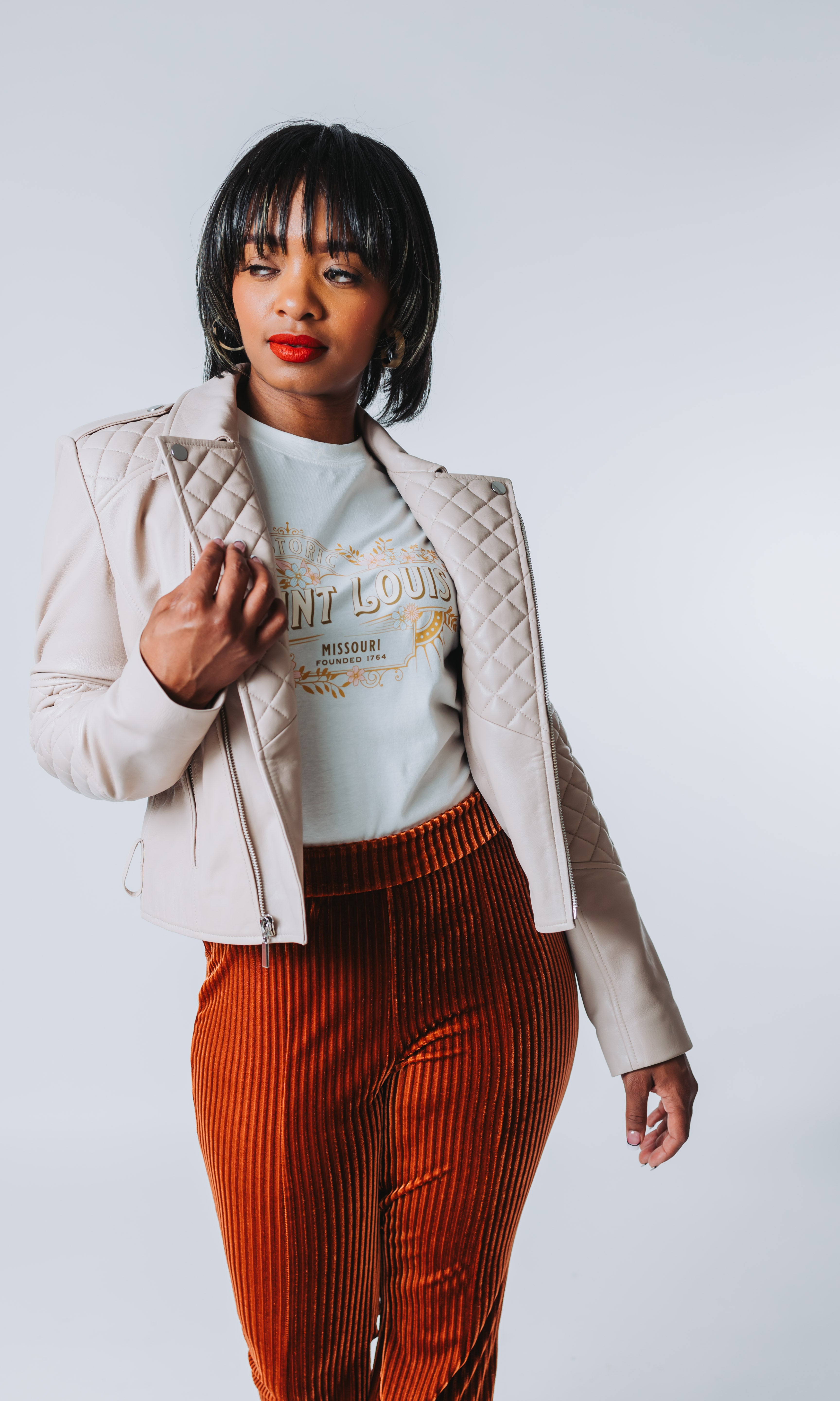 Vintage Charm st. louis tee gyal bashy